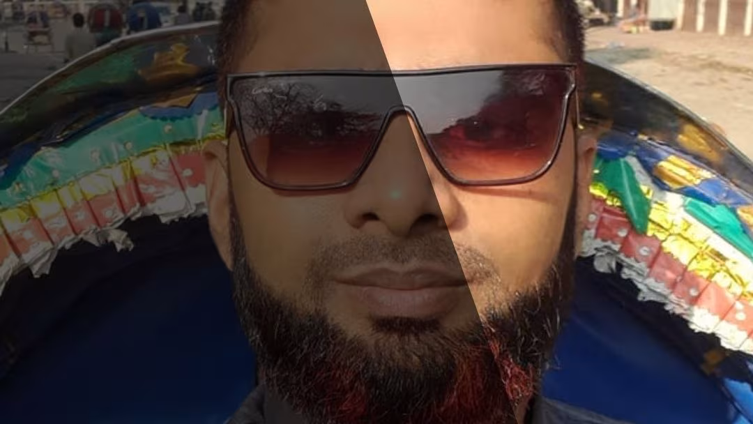 খোলা রিকশায়